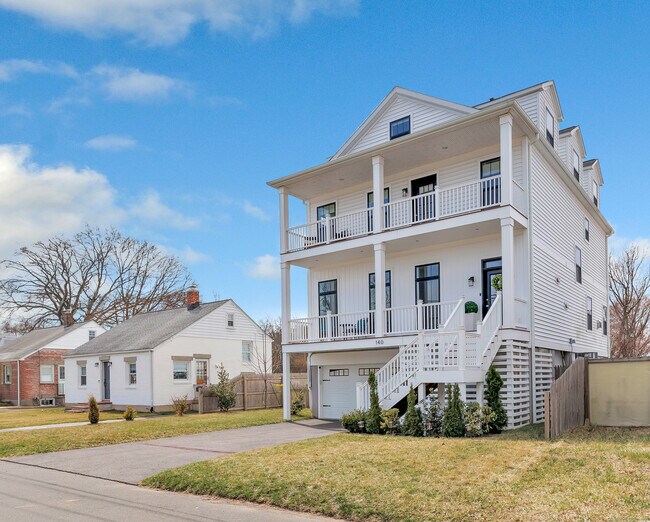 Building Photo - 140 Alden St