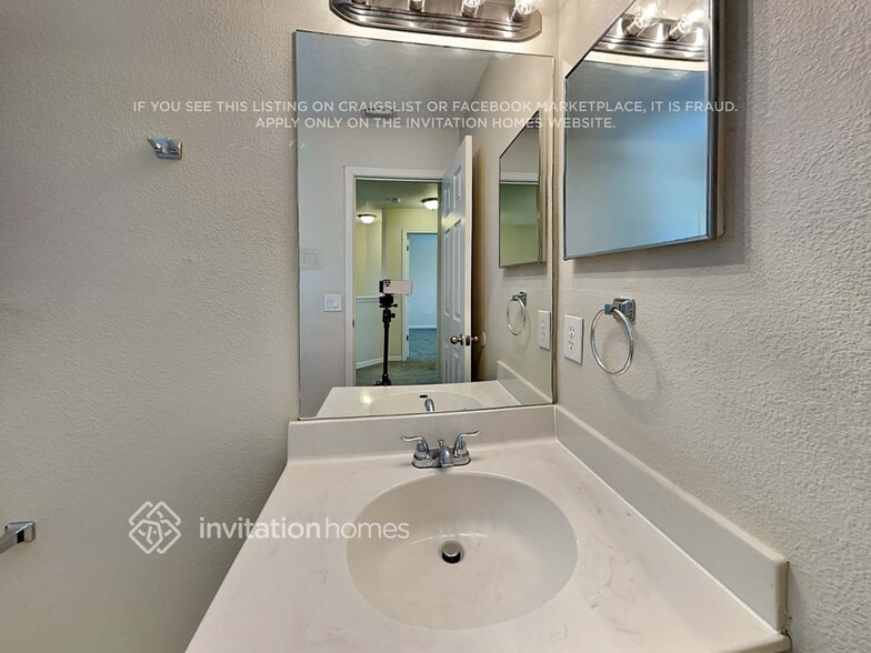 Building Photo - 10604 Bamboo Rod Cir