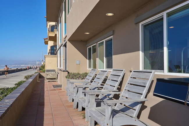 Building Photo - 3979 Ocean Front Walk