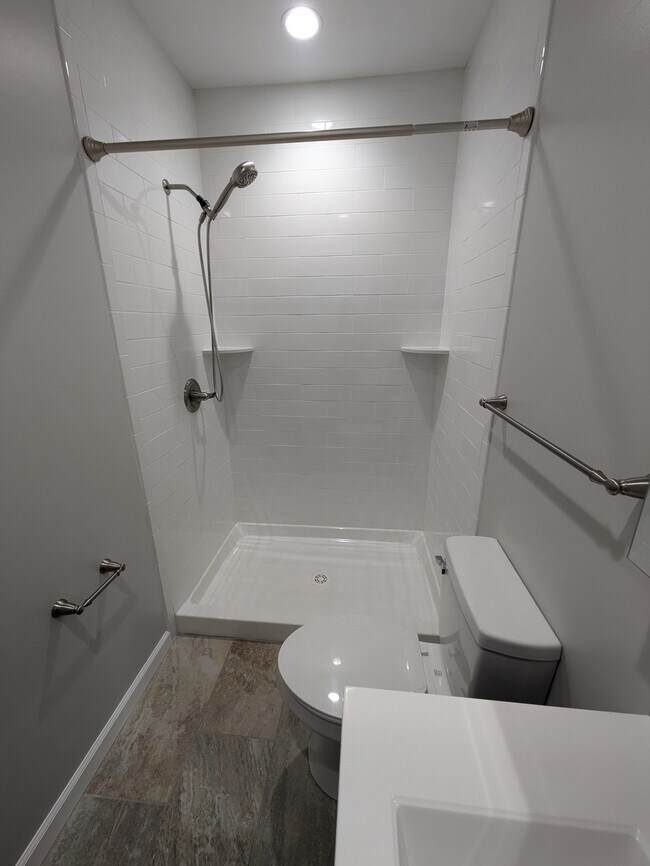 Building Photo - 206 N Mathilda St