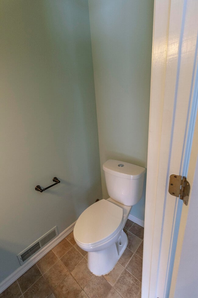 Building Photo - 4500 W Bridgewood Dr