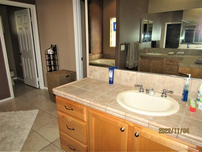 Building Photo - 82487 Bogart Dr