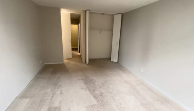 Building Photo - 10 W Erie St