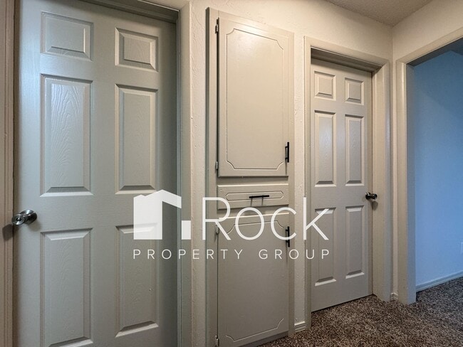 Building Photo - Beautifully Remodeled 3 Bed/1.5 Bath Home in Moore with 1-Car Garage