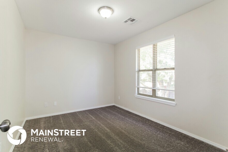 Building Photo - 8909 NW 83rd St
