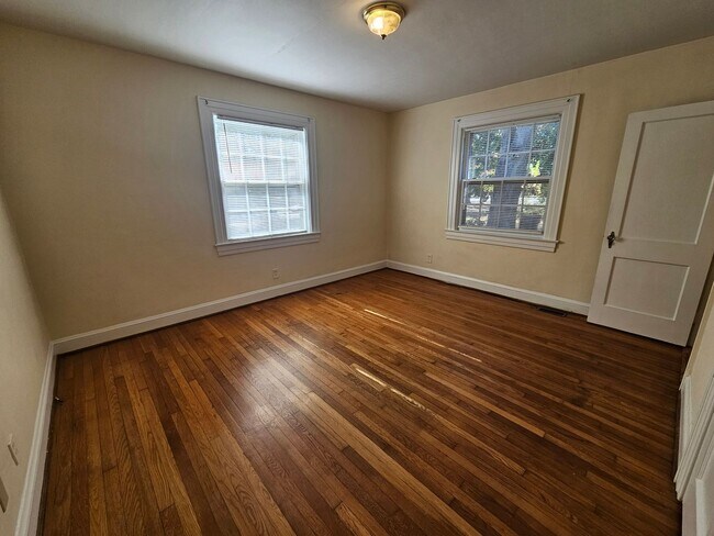 Building Photo - Westmoreland1132