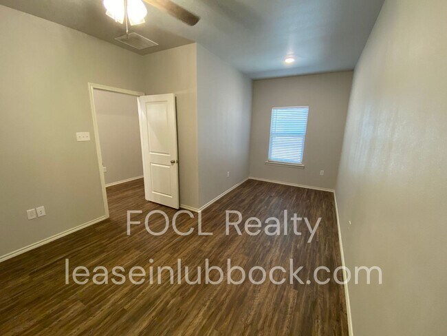 Building Photo - Luxury Townhome (Frenship ISD)