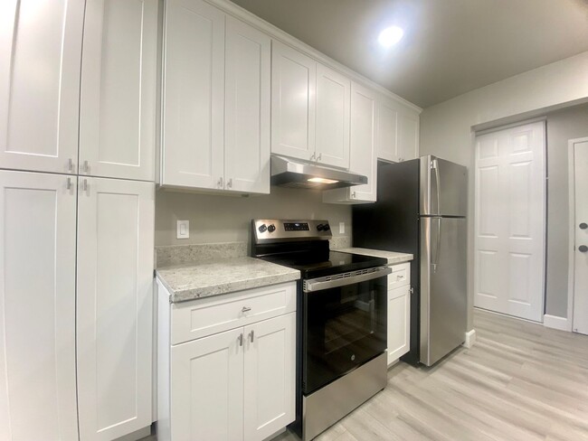 Building Photo - Fully Remodeled 1-bedroom Condo in Fremont...