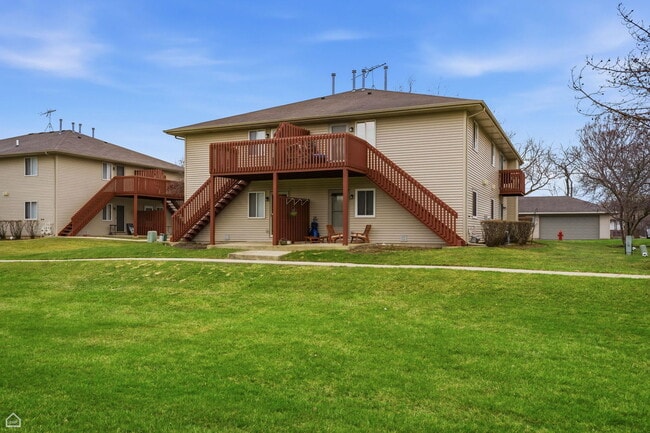 Building Photo - 490 Westwood Ct