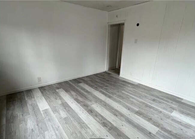 Building Photo - 115 Main St