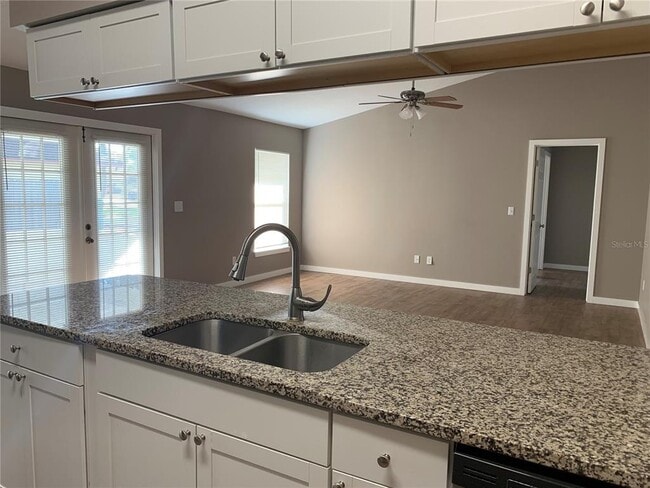 Building Photo - 1529 Spring Ridge Cir