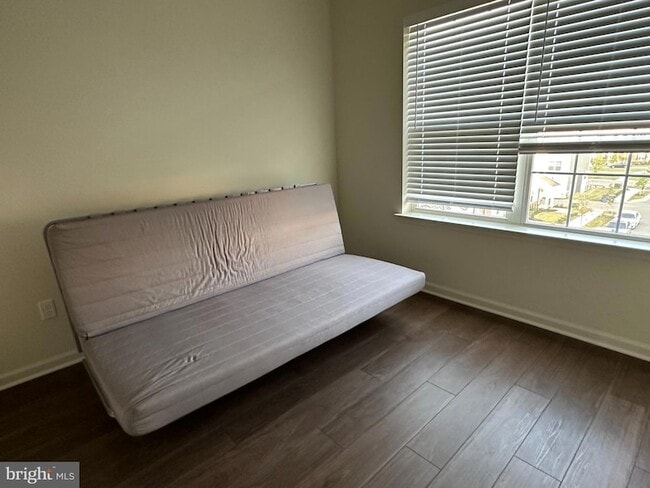 Building Photo - 751 McComb Pl