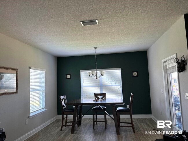 Building Photo - 12941 Sanderling Lp