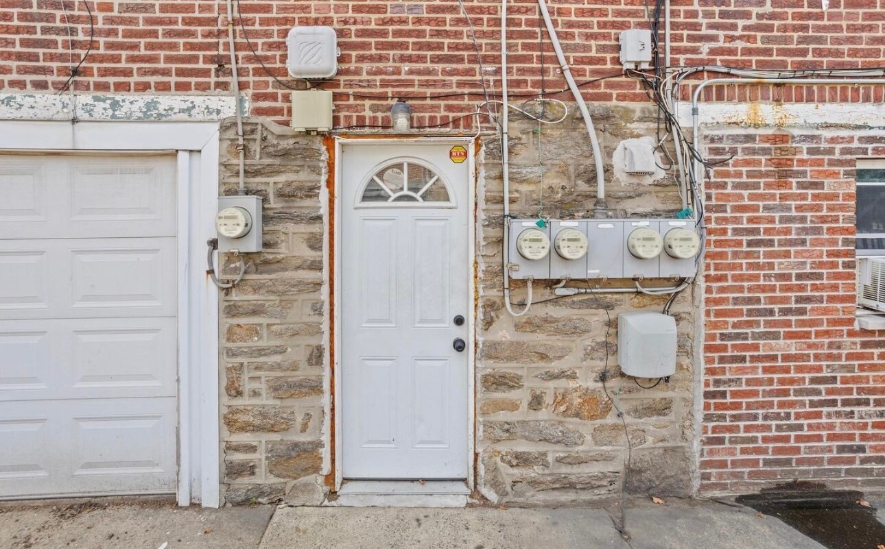 Building Photo - 1401 Alcott St