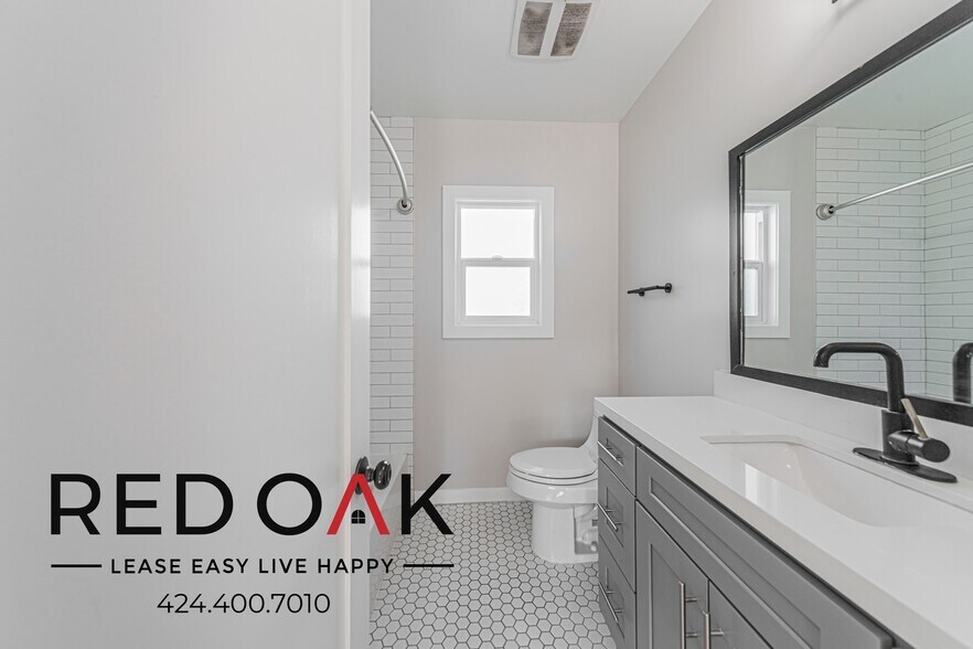 Building Photo - 1060 N Avenue 50