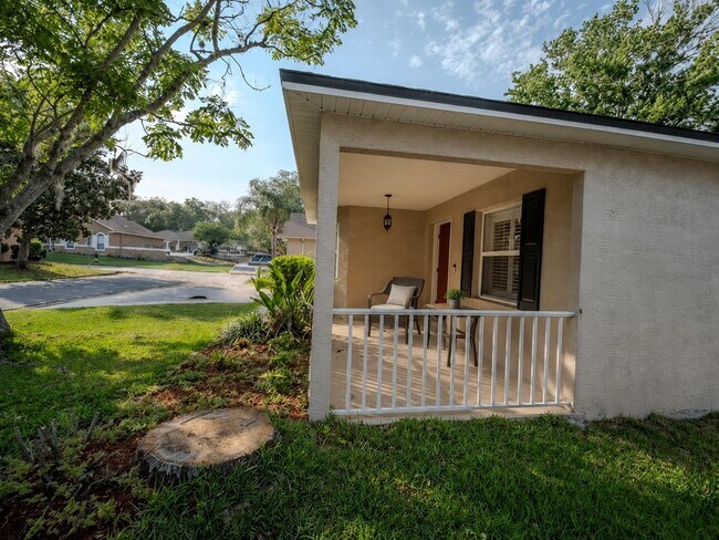 Building Photo - 405 Island View Cir