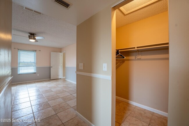 Building Photo - 2390 Queens St SE