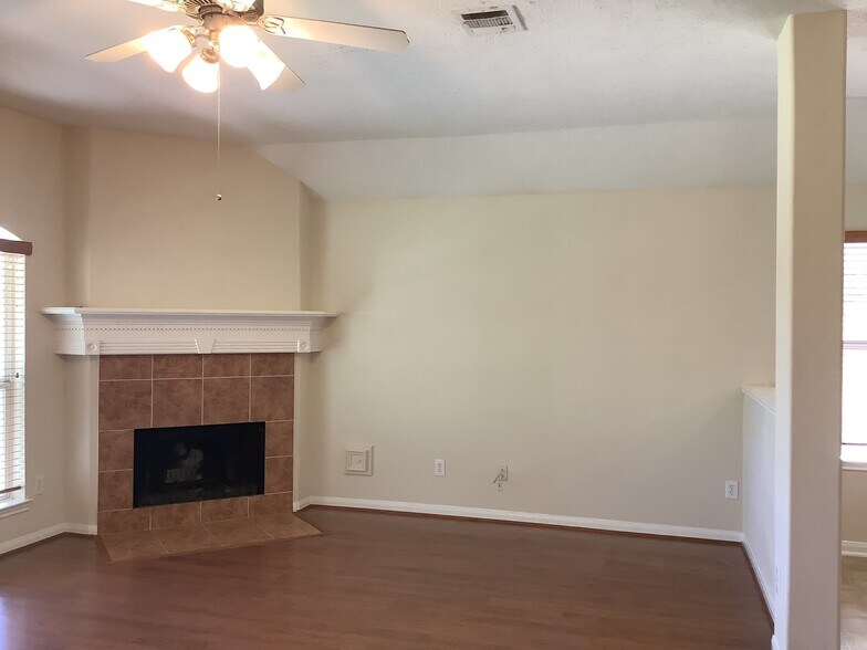 Building Photo - 4811 Chase Stone Dr