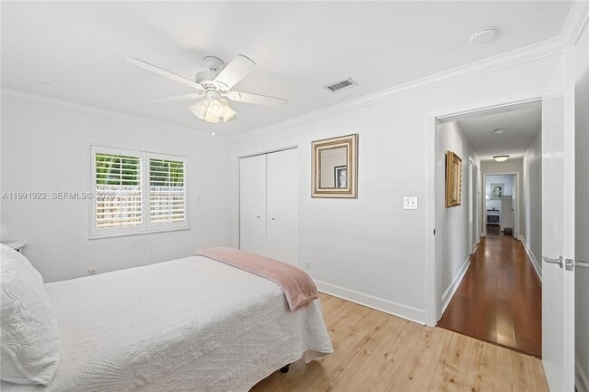 Building Photo - 2725 SE 2nd Ct