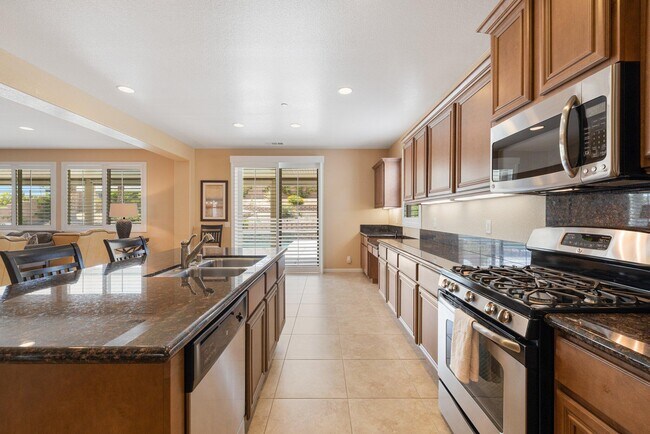 Building Photo - 73757 Picasso Dr
