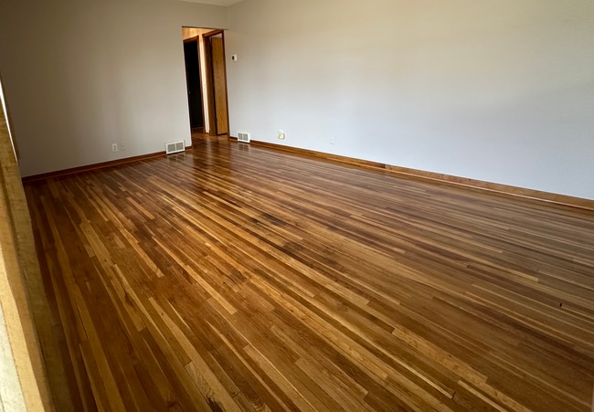 Building Photo - Bloomington-Tezera