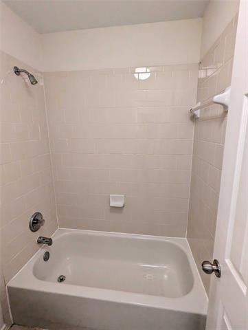 Building Photo - 7686 Creekmere Dr