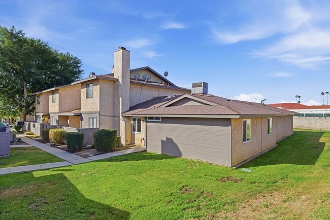 Building Photo - Renovated 3-Bedroom Home with 2-Car Garage in Quailwood