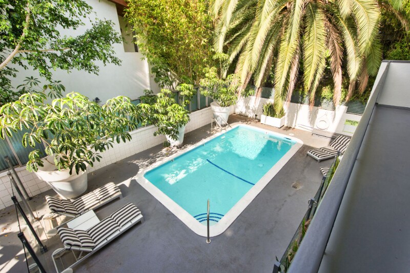 Building Photo - 1147 N Clark St