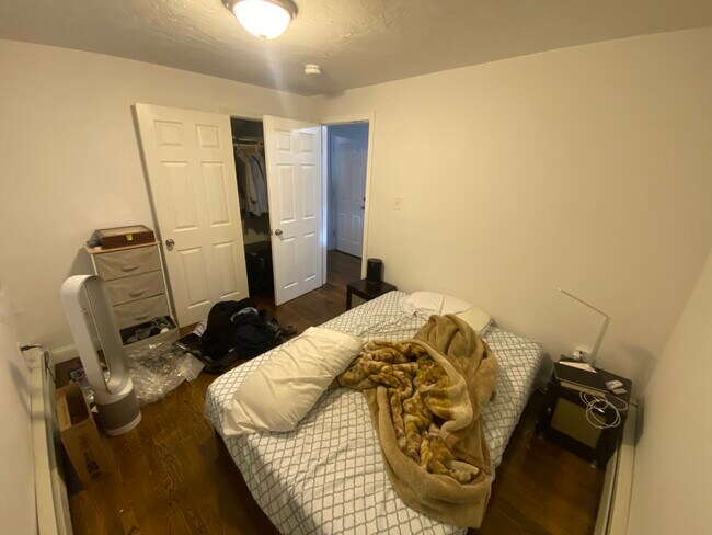 Building Photo - 27 5th St