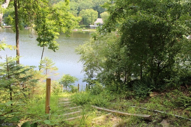 Building Photo - 920 Ridge Rd