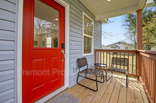 Building Photo - 24 Sawyer St