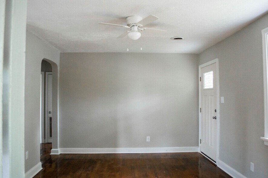 Building Photo - 4500 Eastover Ave