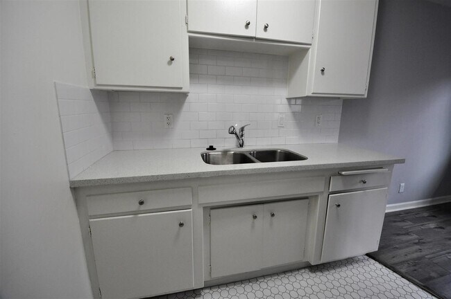 Building Photo - 4201 Arch Dr