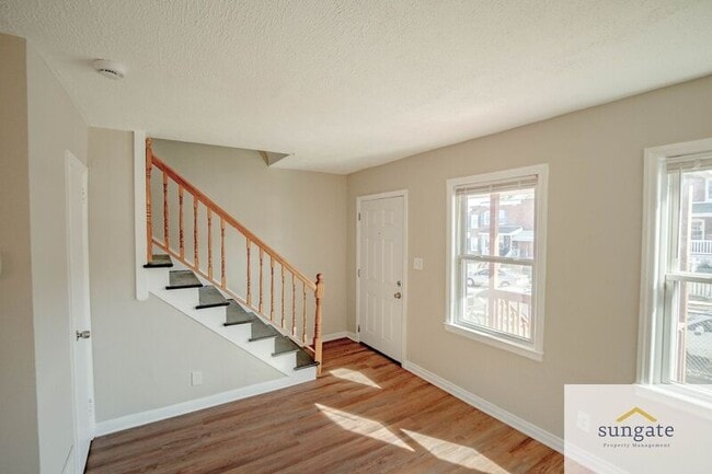 Building Photo - 5318 Patrick Henry Dr