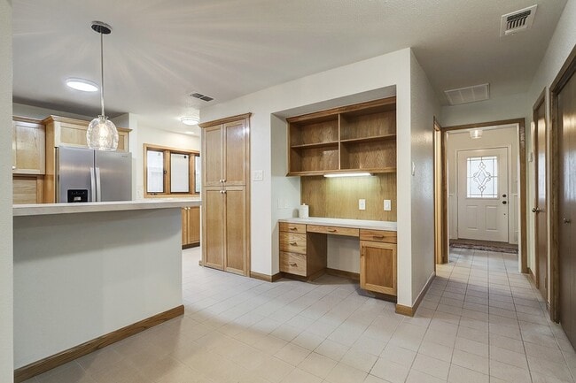 Building Photo - 1051 Gardenia Dr
