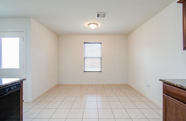 Building Photo - 8218 Hall View Dr
