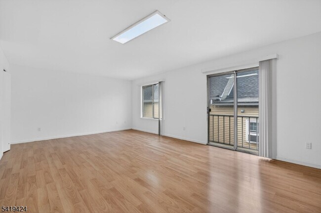 Building Photo - 485 Broadway