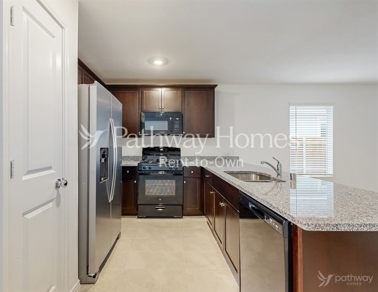 Building Photo - 8809 Red Fox Trl