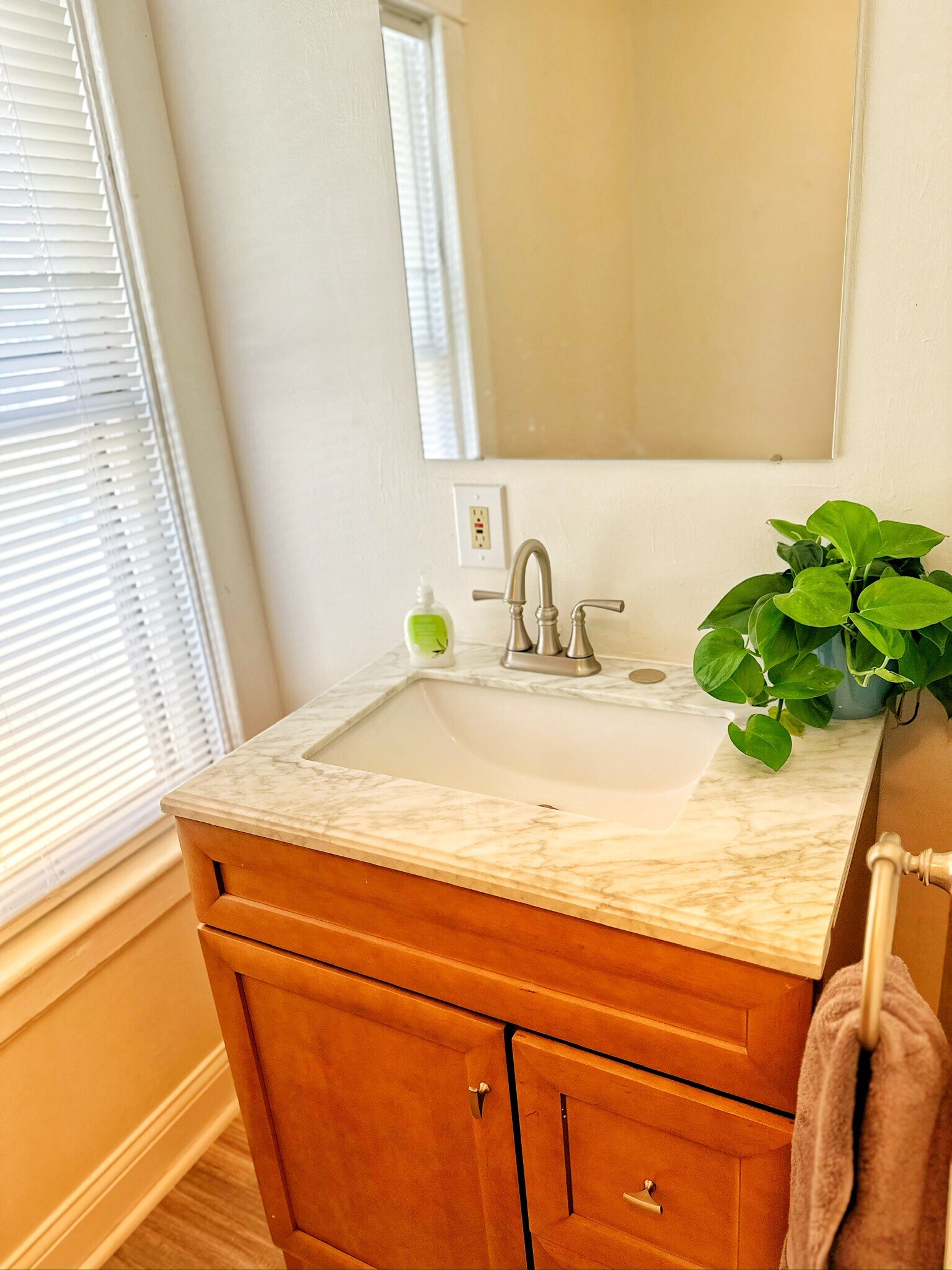 Building Photo - 807 W Vine St