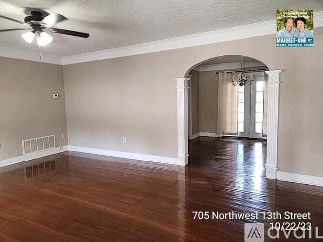 Building Photo - 705 NW 13th St