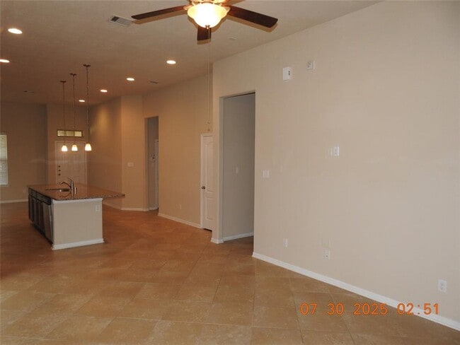 Building Photo - 3667 Raintree Village Dr