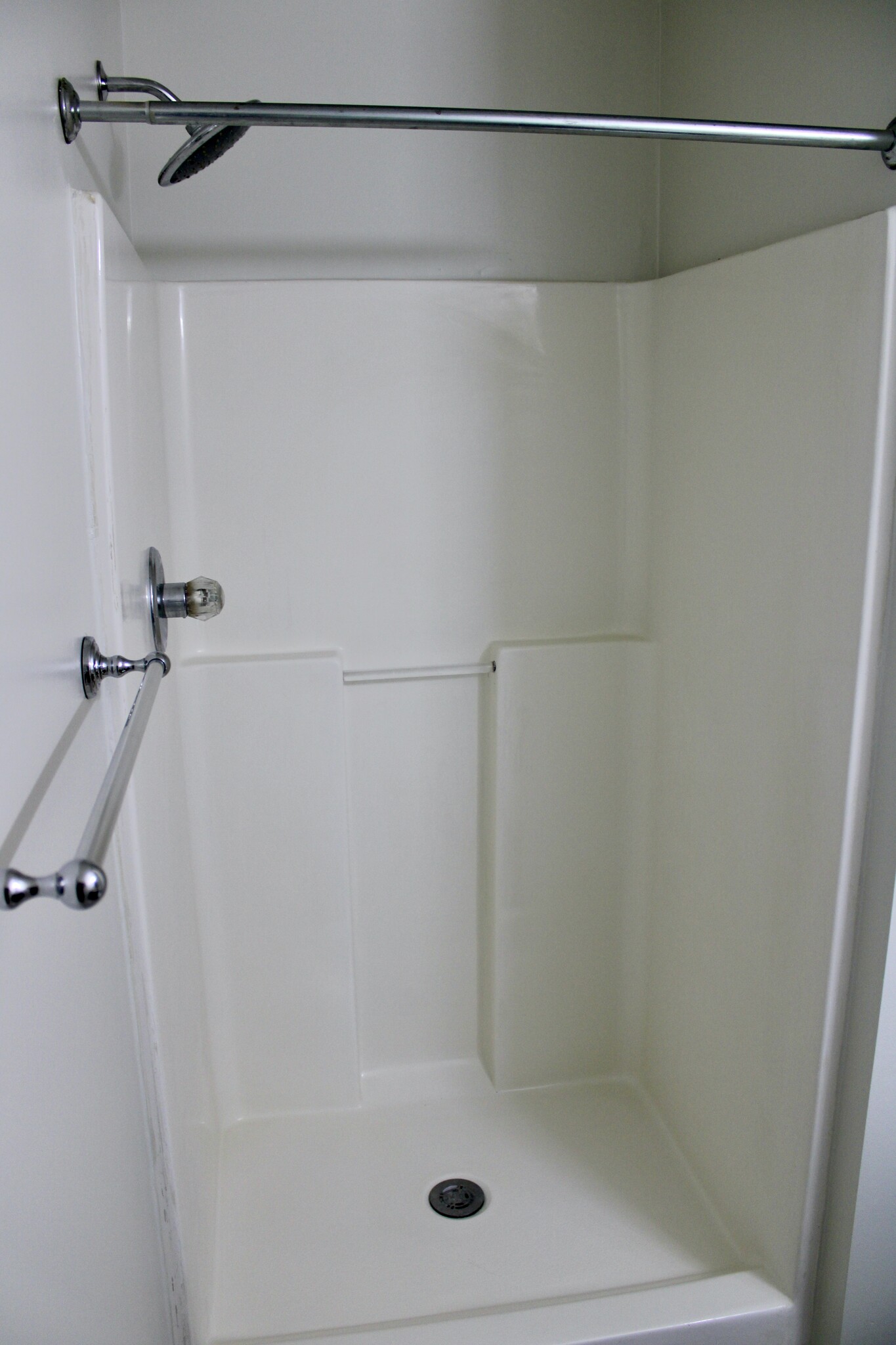 Bedroom 2 Shower - 163 37th Avenue North