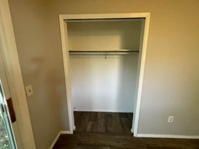 Building Photo - 138 Mendel Ct