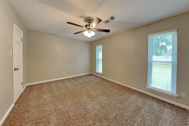 Building Photo - 3302 Long Shadows St