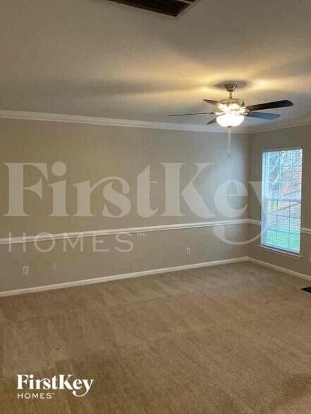 Building Photo - 127 Meandering Way Ln