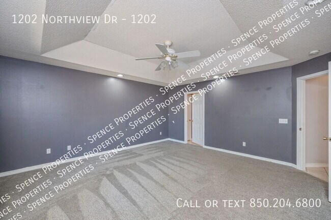 Building Photo - 1202 Northview Dr