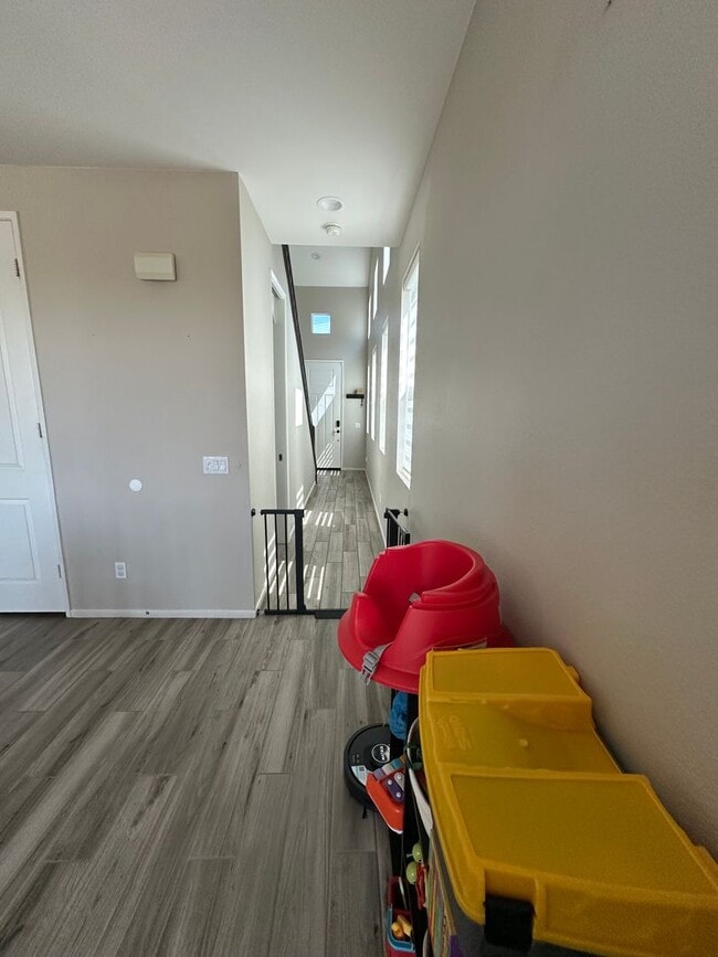 Building Photo - 30596 Ticonderoga Ct