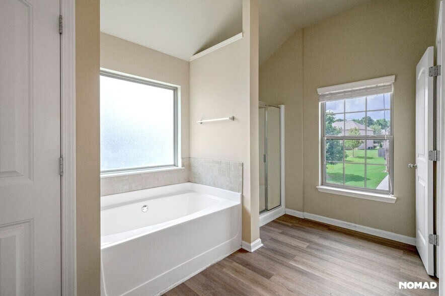 Building Photo - 813 Golden Isles Dr