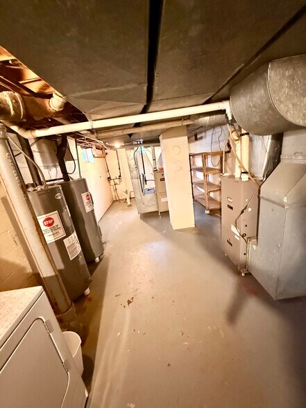 Building Photo - 310 Poplar St