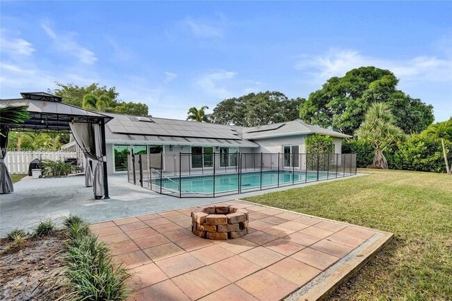 Building Photo - 1020 Bayberry Point Dr